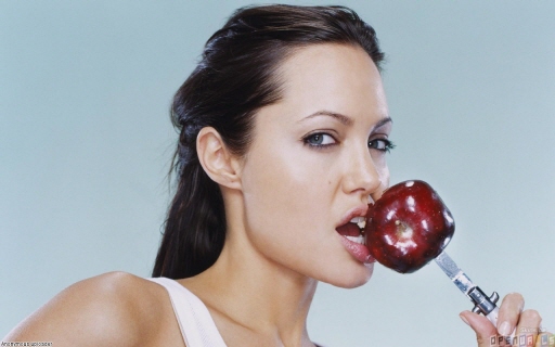 eating_an_apple.jpg