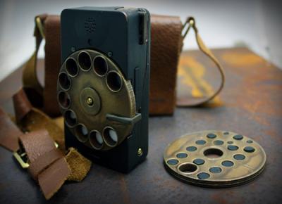 portable-rotary-phone-actually-looks-useful-enough-to-use-today.jpg